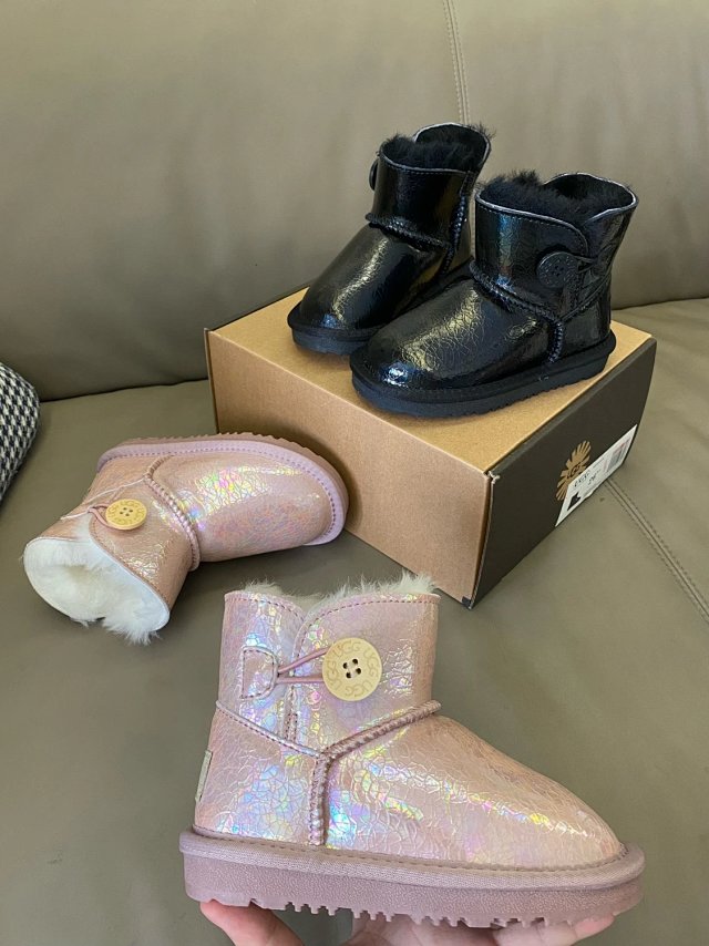 UGG Children's snow boots: seller detail photo 4