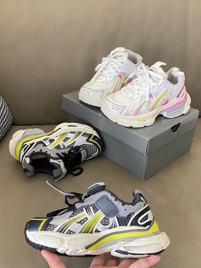 Balenciaga children's shoes: seller detail photo 6