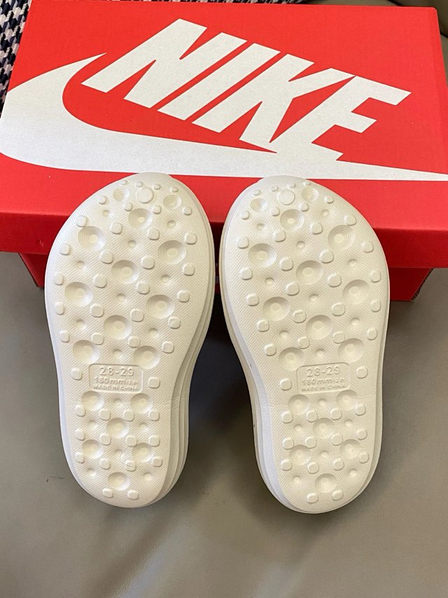 Nike Children‘s Slippers Shoes: seller detail photo 13
