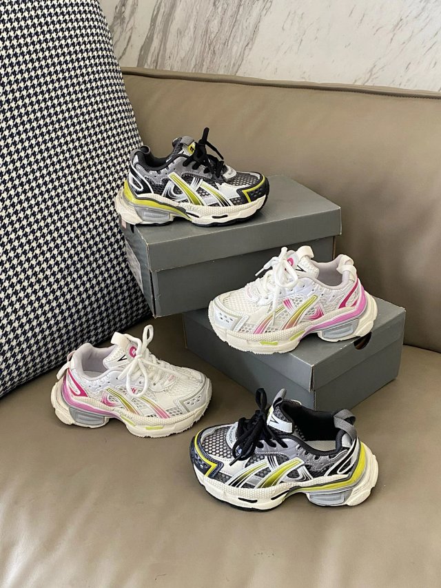 Balenciaga children's shoes: seller detail photo 7