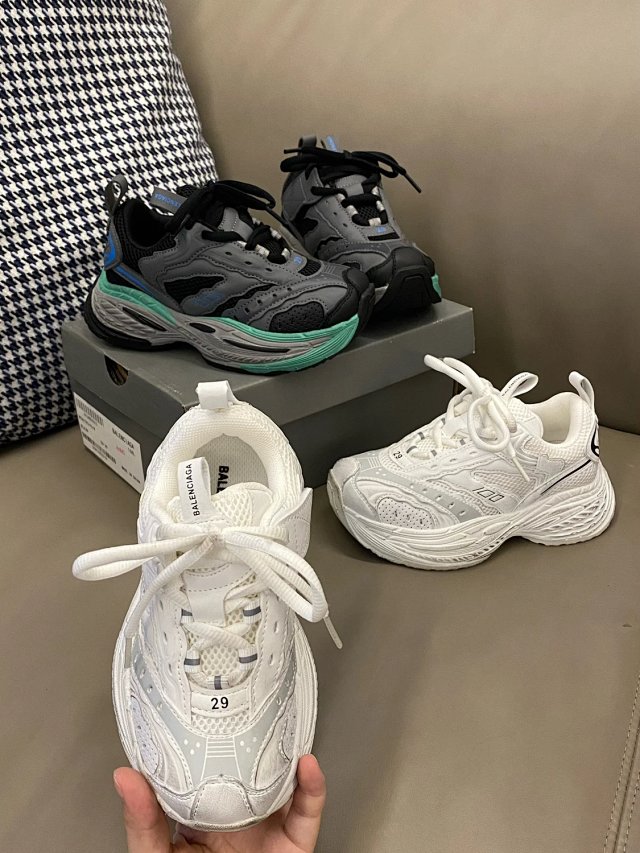 Balenciaga 16XL children's shoes: seller detail photo 2