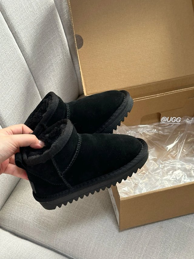 UGG Children's snow boots: seller detail photo 7