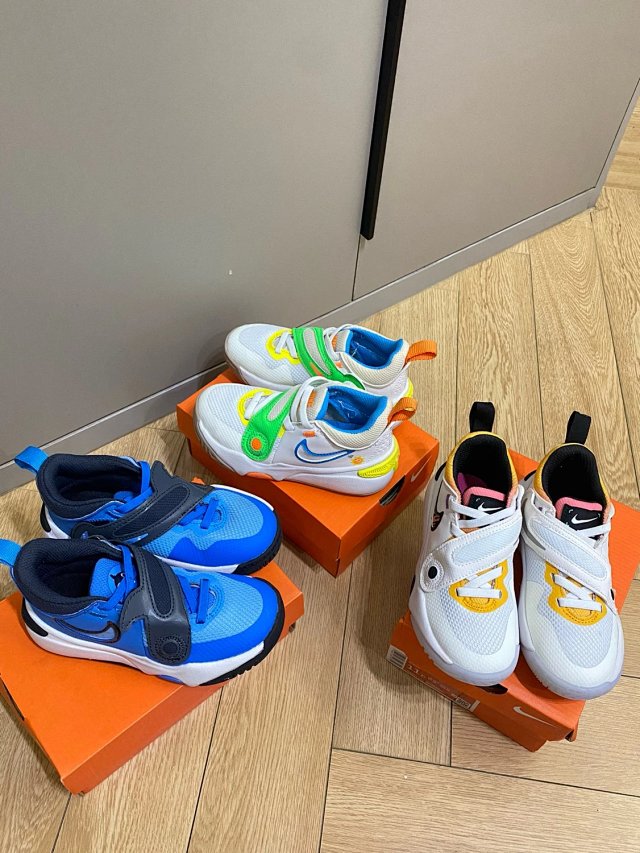 Nike Team Hustle D11 children's Shoes: seller detail photo 3