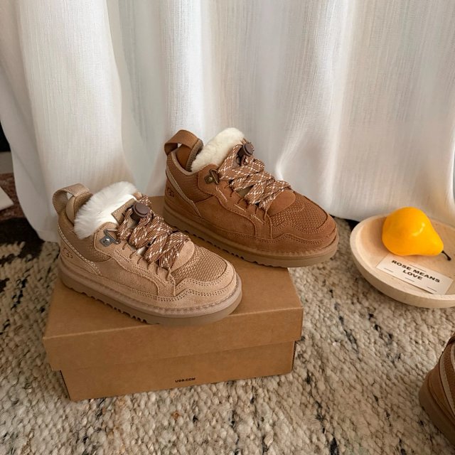 UGG Children's snow boots: seller detail photo 2
