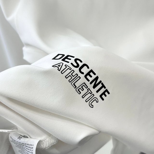 Descente Children‘s Hoodie: seller detail photo 14