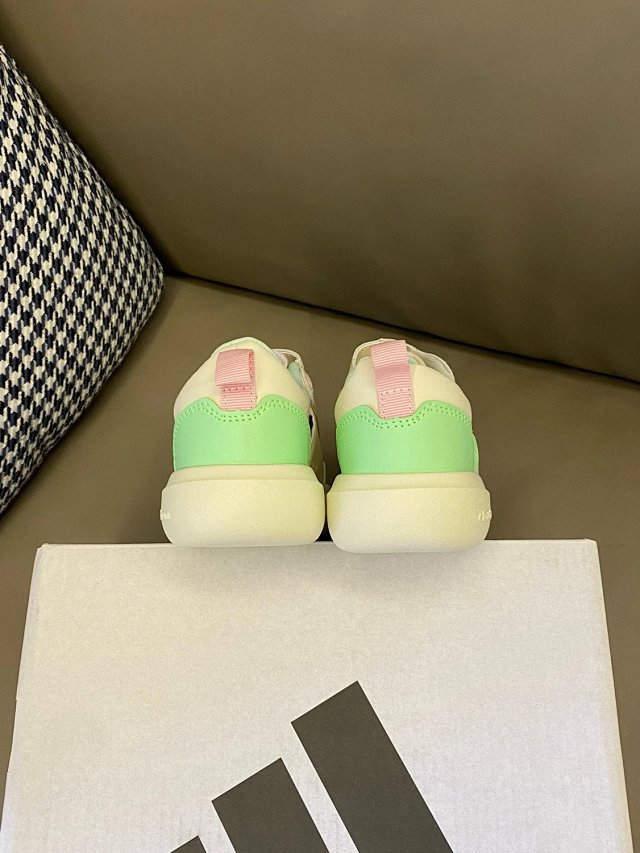 Adidas Children's Shoes: seller detail photo 9