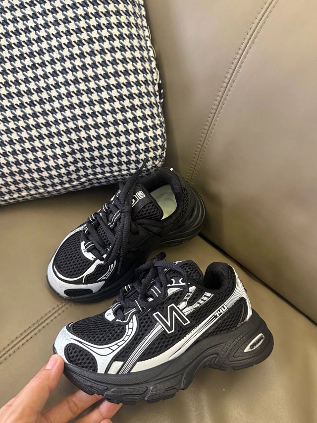 New Balance 740 children's Shoes: seller detail photo 6