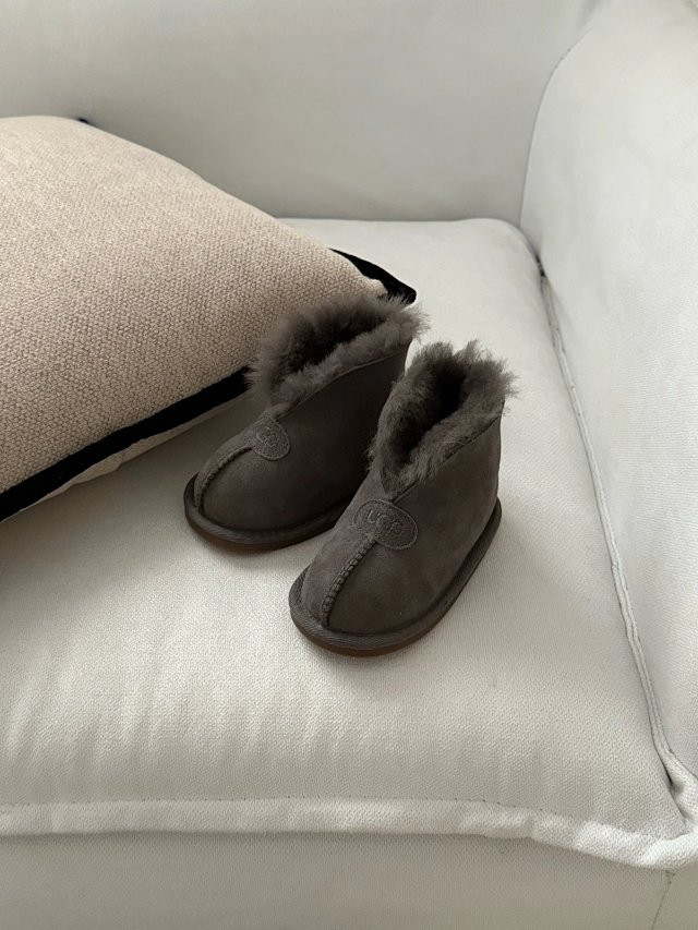 UGG Children's snow boots: seller detail photo 11