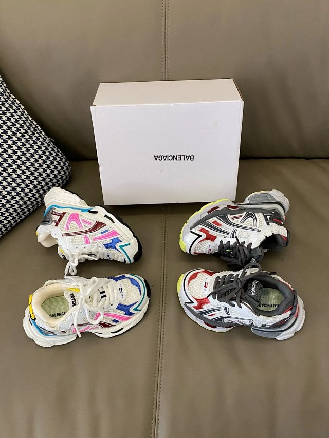 Balenciaga children's shoes: seller detail photo 3