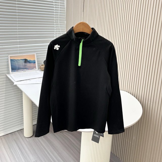 Descente Children‘s Hoodie: seller detail photo 7