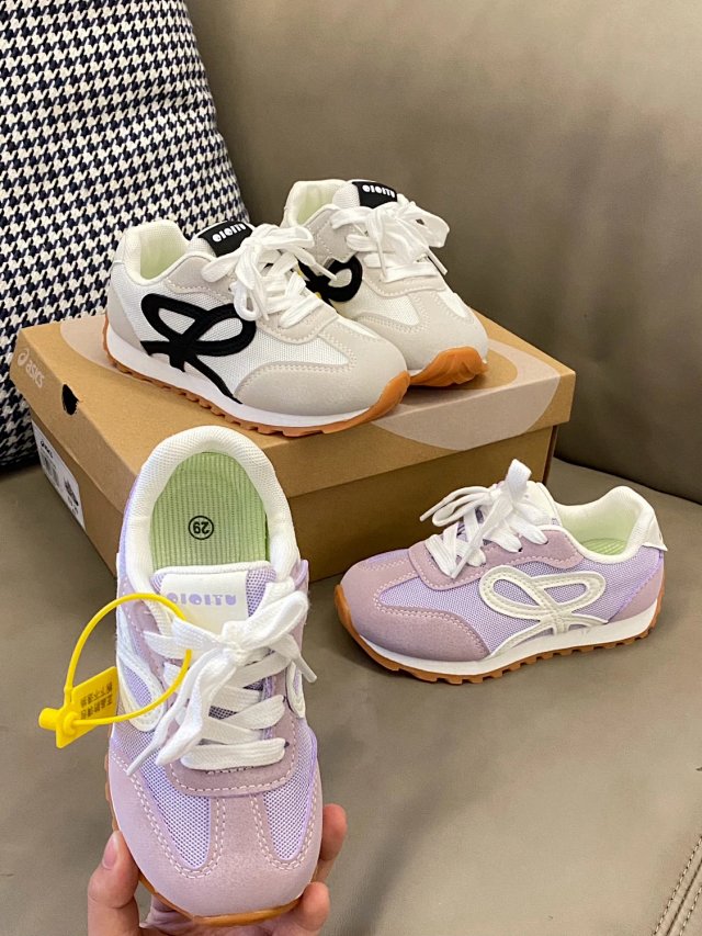ASICS Children's Shoes: seller detail photo 5