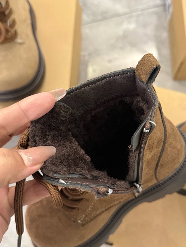 UGG Children's snow boots: seller detail photo 12