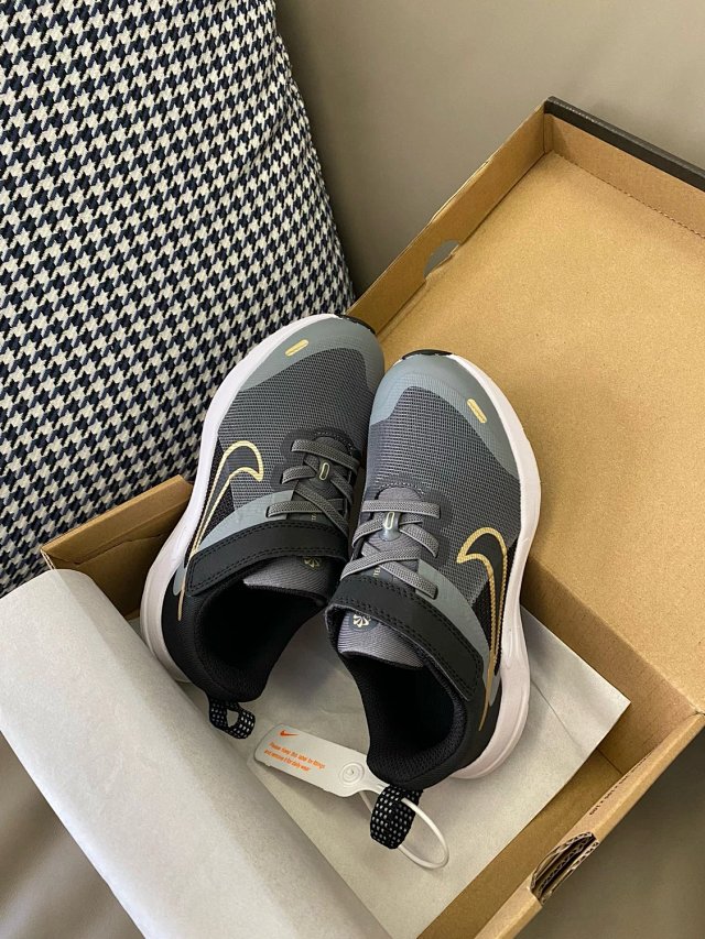 Nike Downshifter 12 children's Shoes: seller detail photo 4