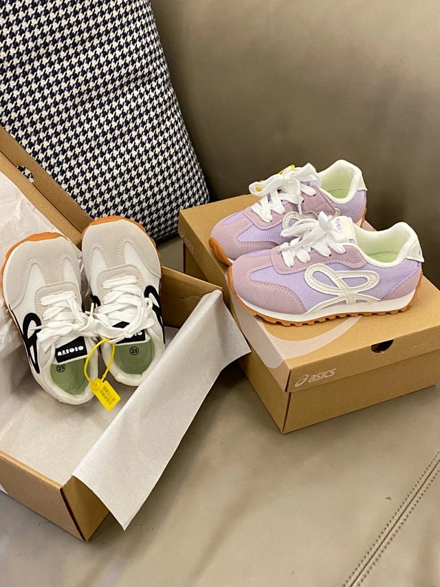 ASICS Children's Shoes: seller detail photo 7