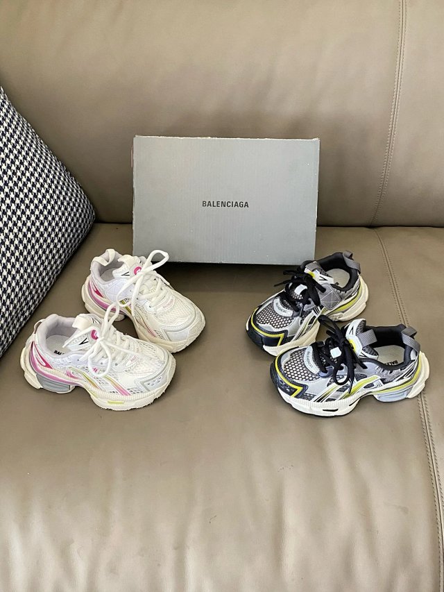 Balenciaga children's shoes: seller detail photo 11