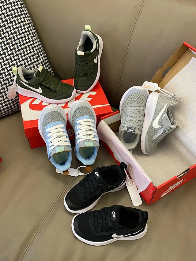 Nike Tanjun children's Shoes: seller detail photo 5