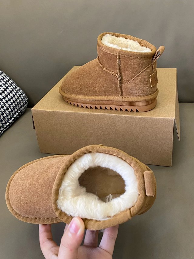 UGG Children's snow boots: seller detail photo 9