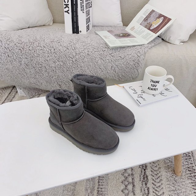 UGG Children's snow boots: seller detail photo 6