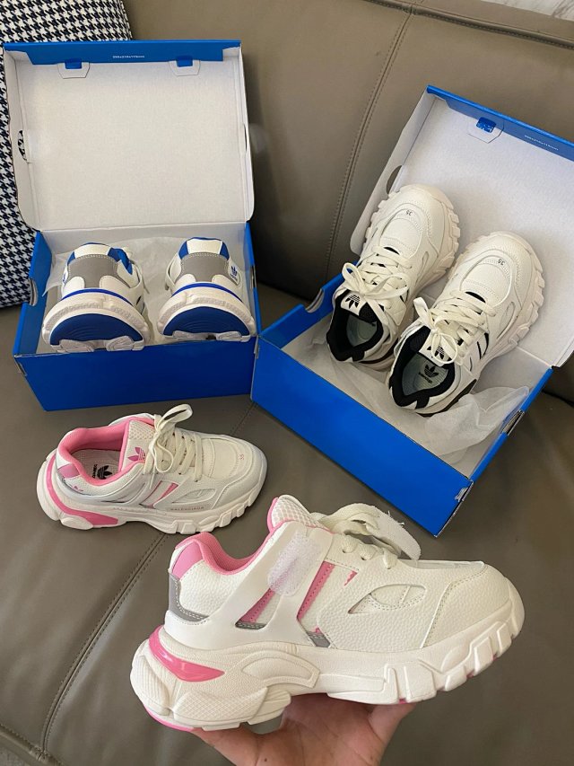 Balenciaga children's shoes: seller detail photo 5