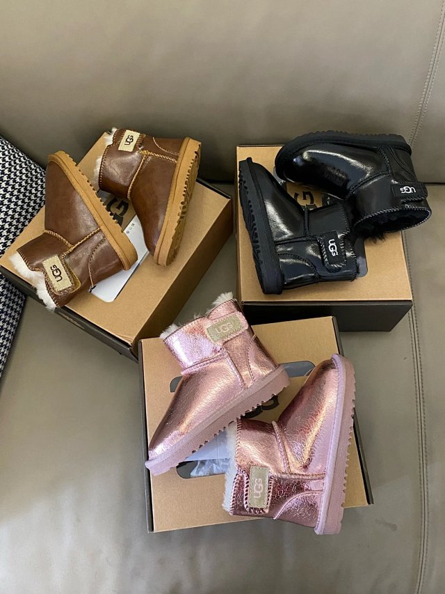 UGG Children's snow boots: seller detail photo 4