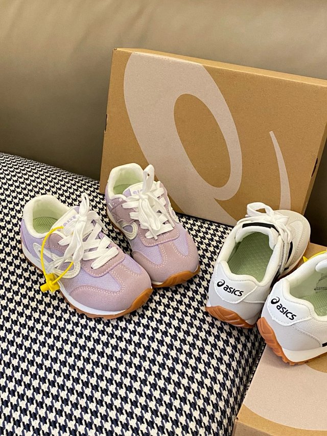 ASICS Children's Shoes: seller detail photo 8