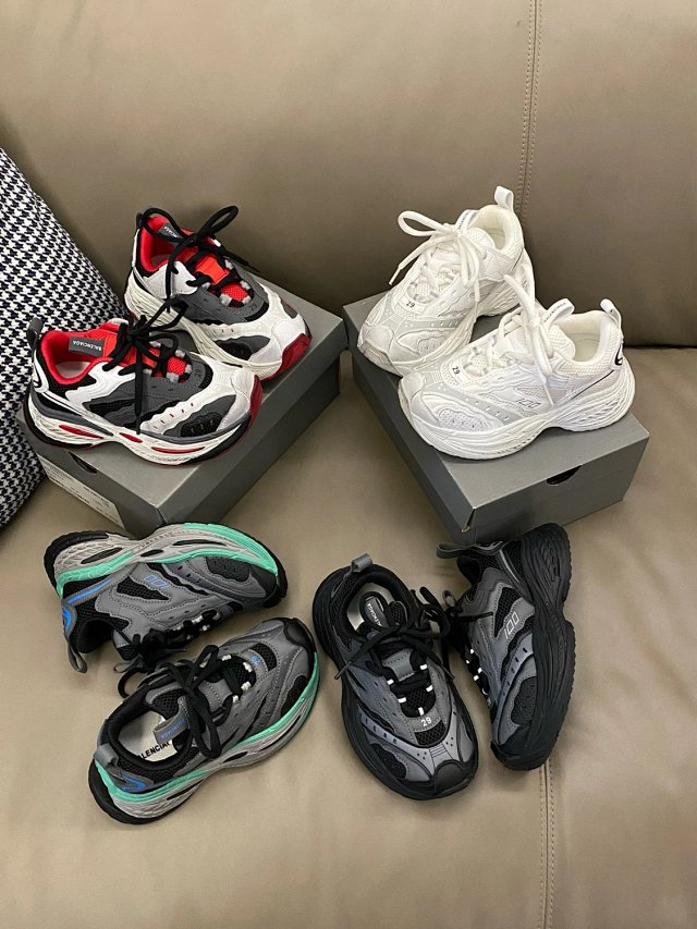 Balenciaga 16XL children's shoes: seller detail photo 3