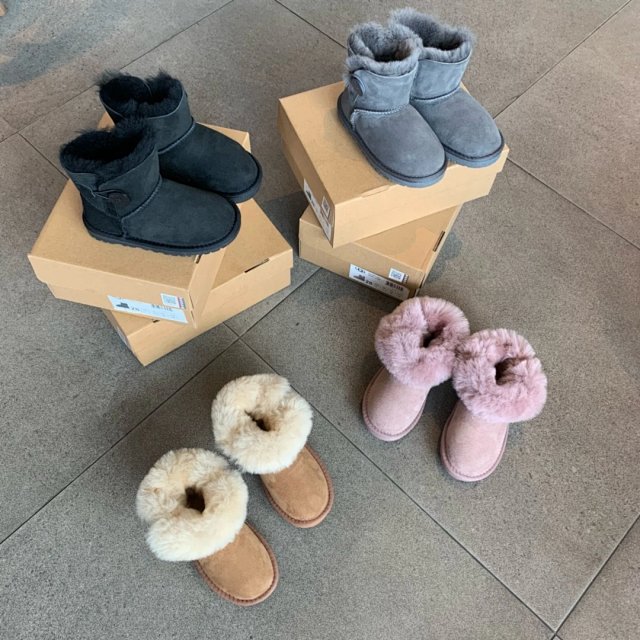 UGG Children's snow boots: seller detail photo 5
