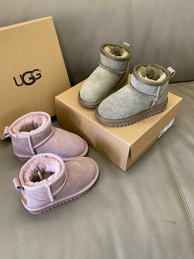 UGG Children's snow boots: seller detail photo 7