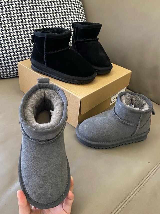 UGG Children's snow boots: seller detail photo 5