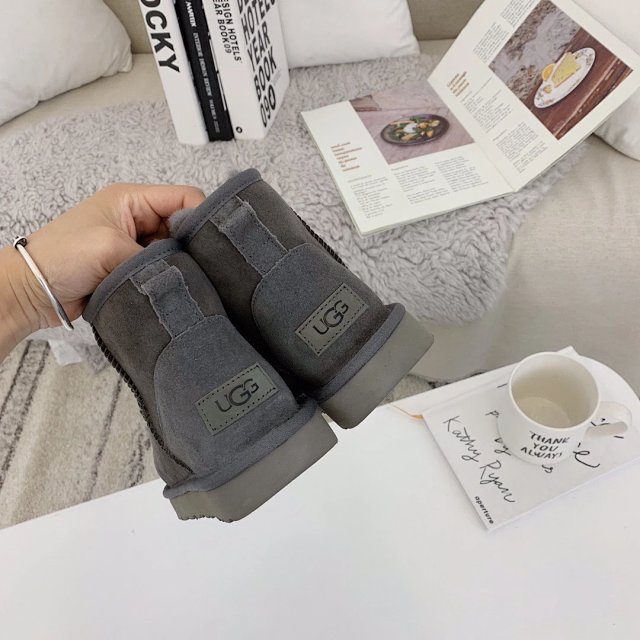 UGG Children's snow boots: seller detail photo 7