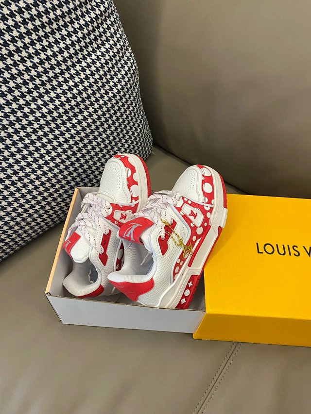 LV Louis Vuitton Children's Shoes: seller detail photo 8