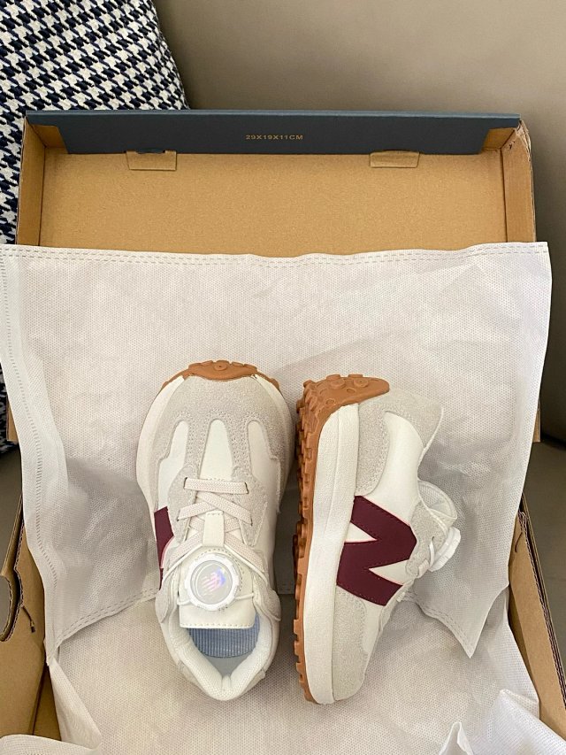 New Balance 327 children's Shoes: seller detail photo 4