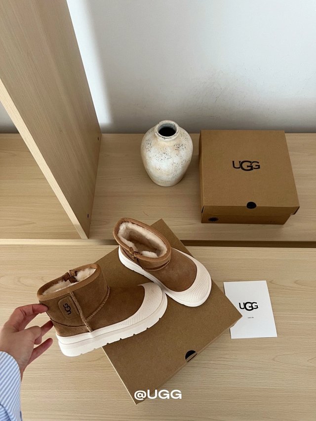 UGG Children's snow boots: seller detail photo 14