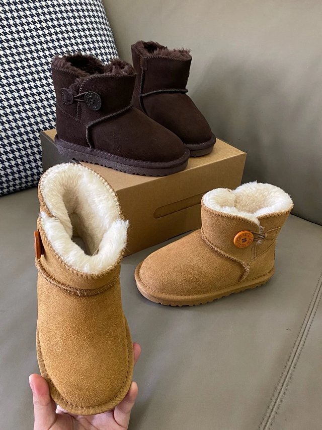 UGG Children's snow boots: seller detail photo 6