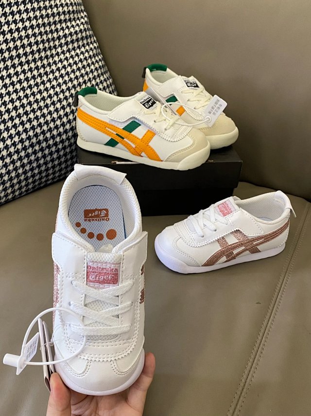 Asics Children's Shoes: seller detail photo 4
