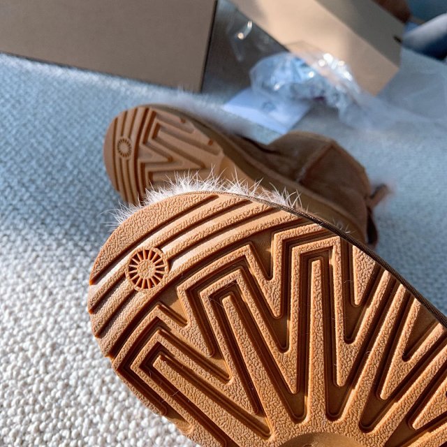 UGG Children's snow boots: seller detail photo 8