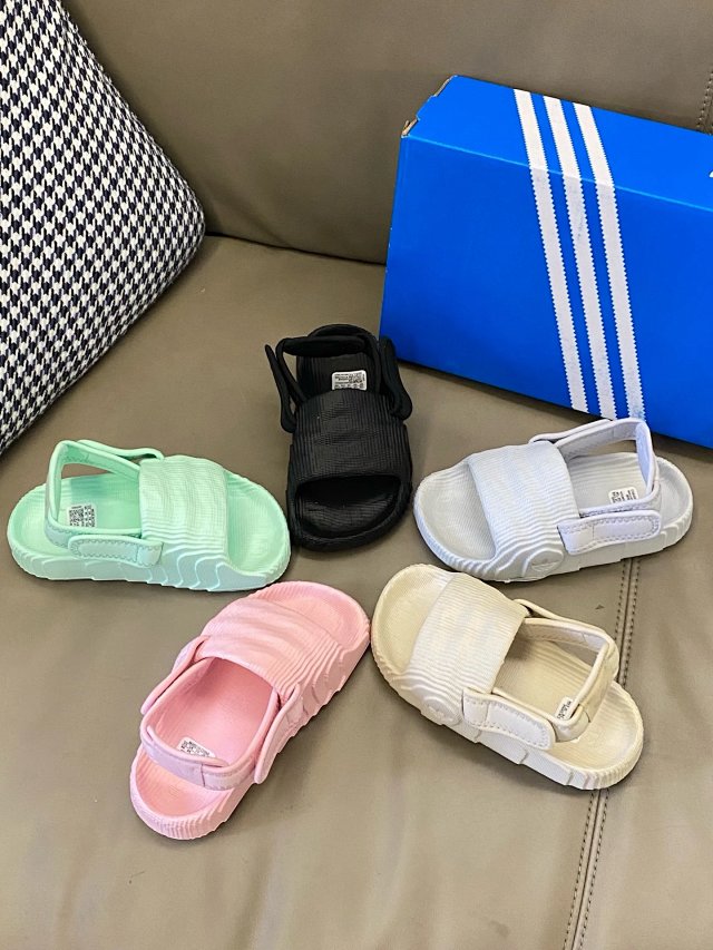 Adidas Children's Slippers Shoes: seller detail photo 12