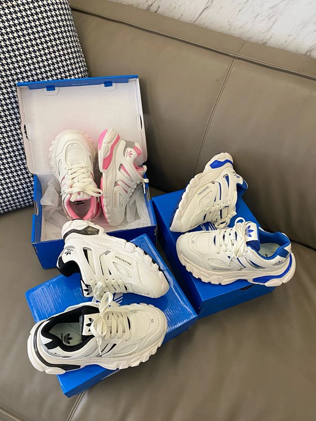 Balenciaga children's shoes: seller detail photo 4