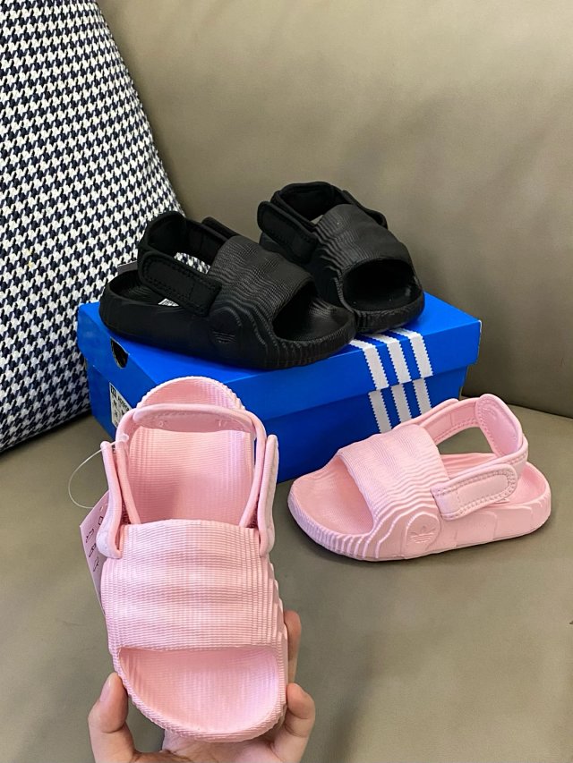 Adidas Children's Slippers Shoes: seller detail photo 8