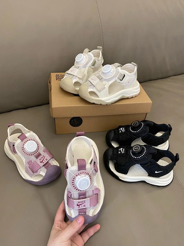Nike Children's Shoes: seller detail photo 11