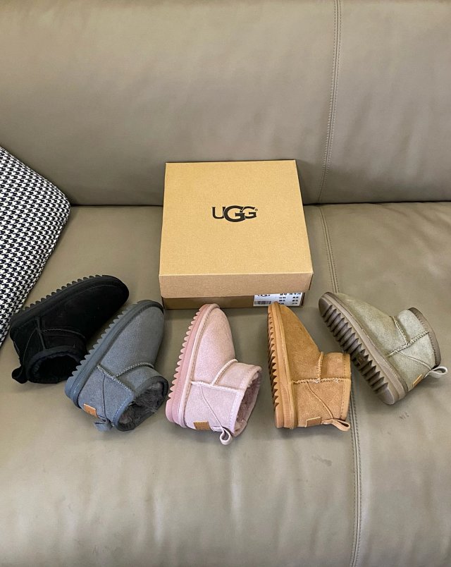 UGG Children's snow boots: seller detail photo 6
