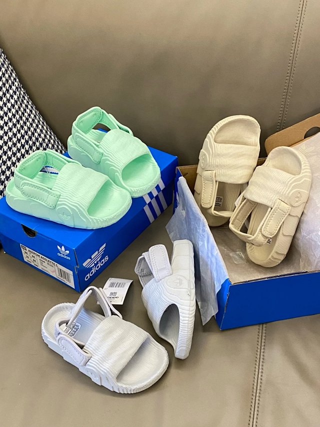 Adidas Children's Slippers Shoes: seller detail photo 11