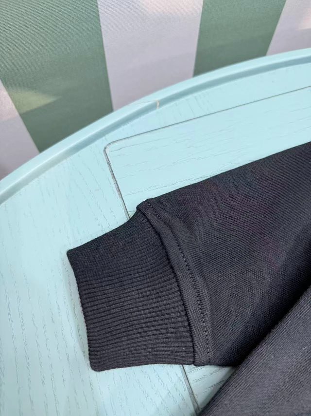 Moncler Children’s Set: seller detail photo 5