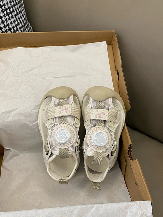 Nike Children's Shoes: seller detail photo 6