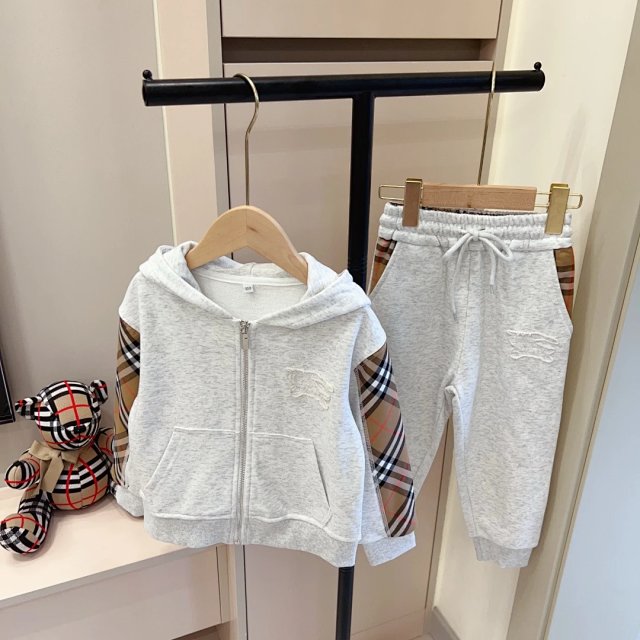 Burberry Children‘s Set: seller detail photo 13