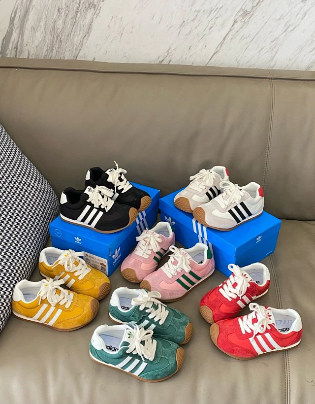 Adidas Children's Shoes: seller detail photo 13