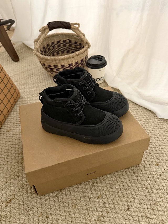 UGG Children's snow boots: seller detail photo 5