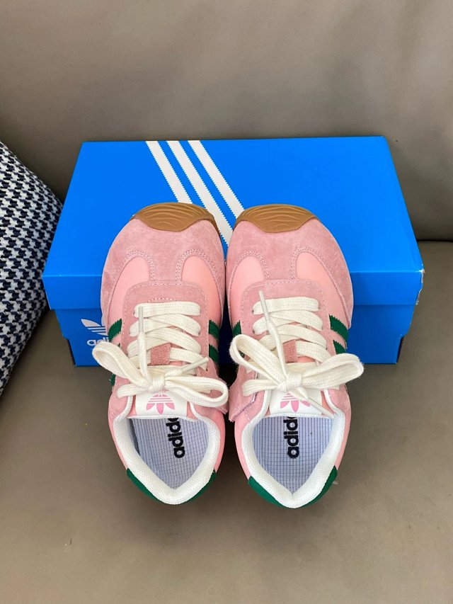 Adidas Children's Shoes: seller detail photo 10