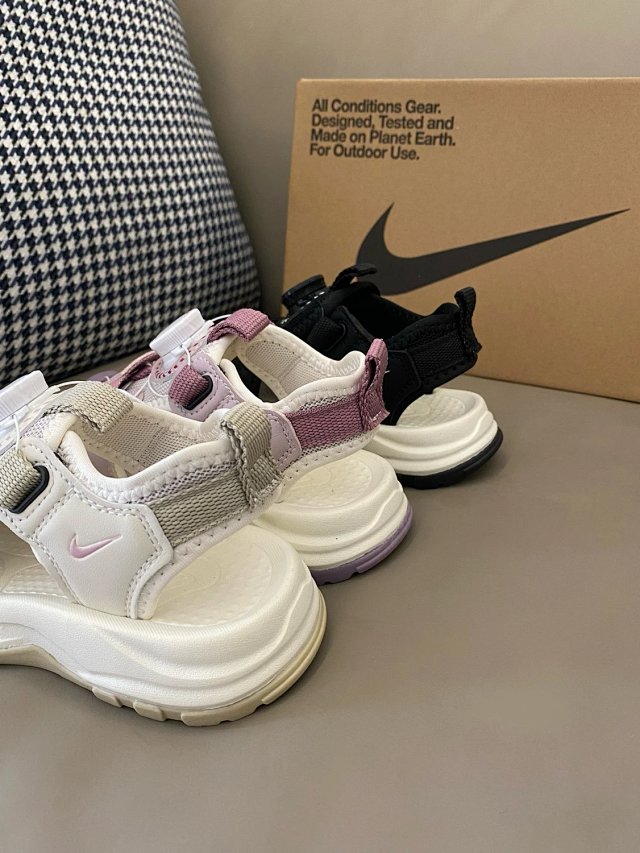 Nike Children's Shoes: seller detail photo 9