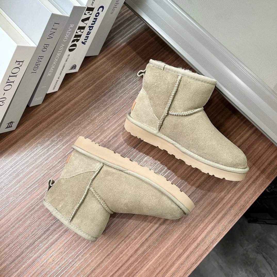 Ugg Clasic Mini Ii · 6